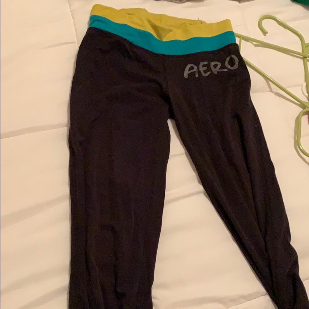 aero yoga pants black